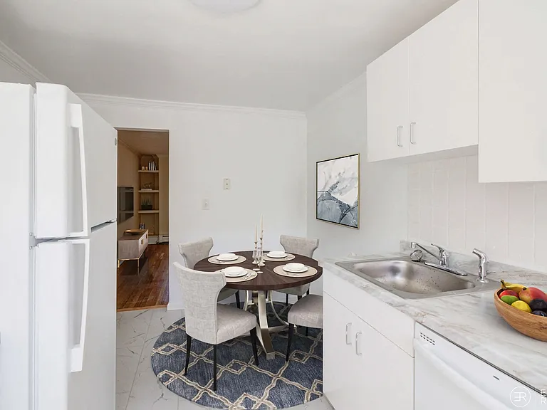 42 Harvard St #2 — Photo 4