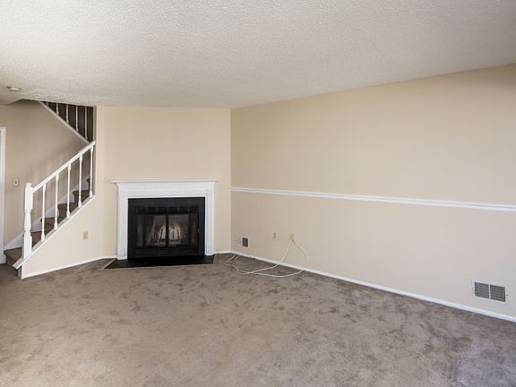 Living room w/ fireplace