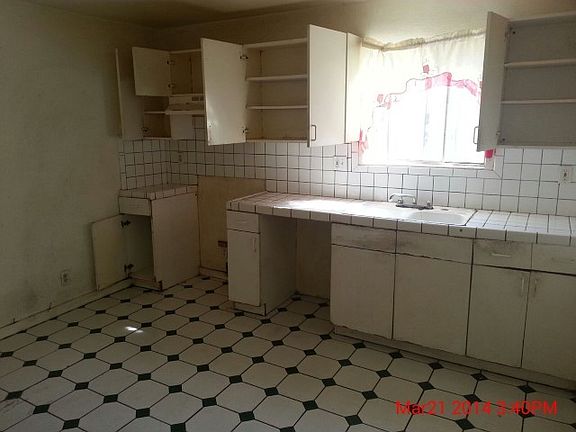 4th image of 11678 Willowbrook Ave