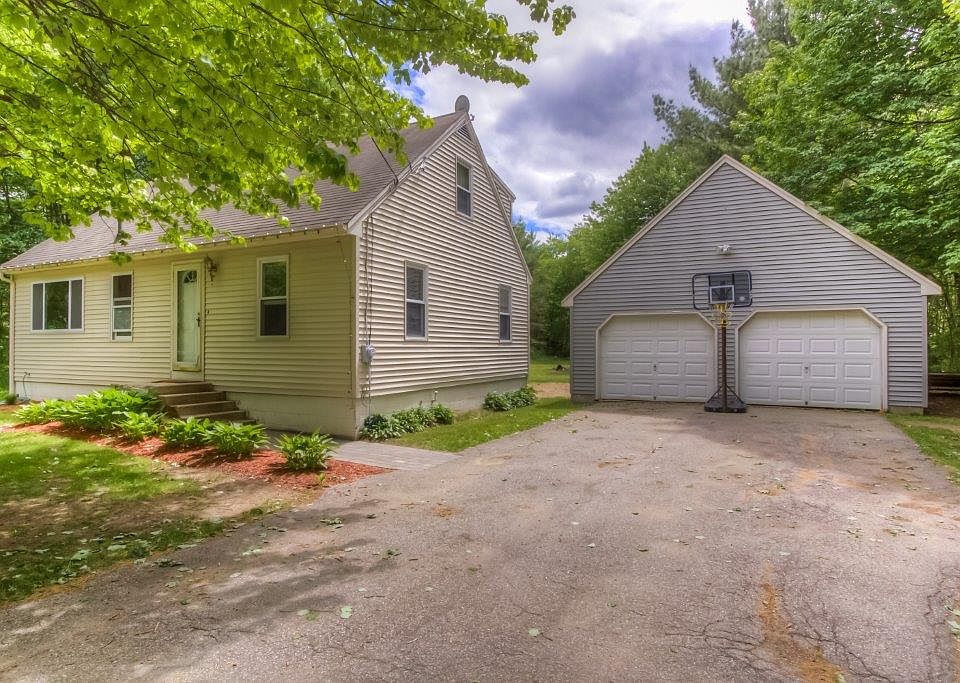 Side view with garage