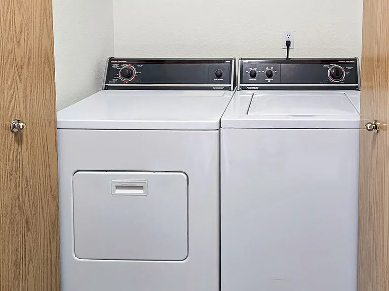 North Salem Apartment Complex With Washer/Dryer! ~ Camelot — Photo 52