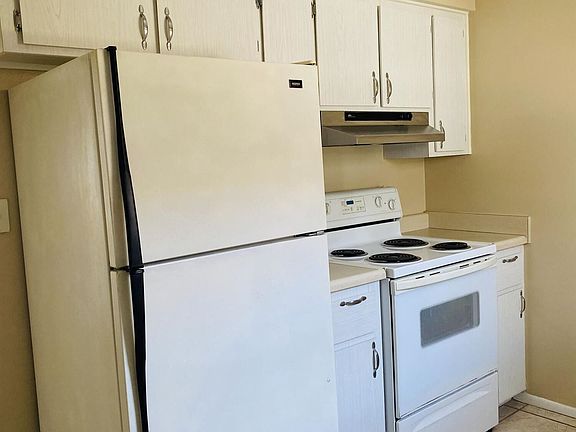 5th image of 190 E Olmstead Dr Unit A7
