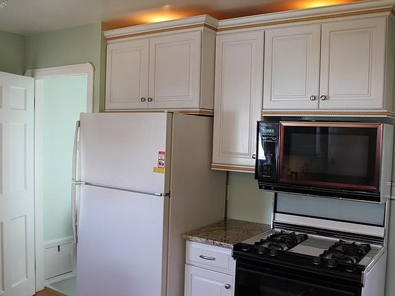 5th image of 9414 Beech Ave