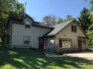 4307 W Grace Ave, Mequon, WI 53092