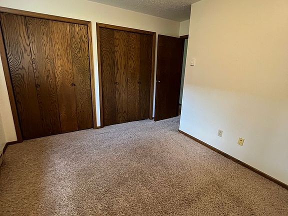 2nd image of 1612 E Gateway Cir S #103