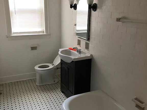 3rd image of 8425 S Drexel Ave Unit 3F