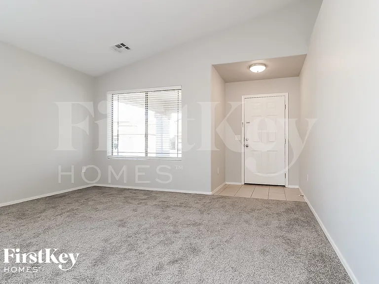 11233 W Locust Ln — Photo 4