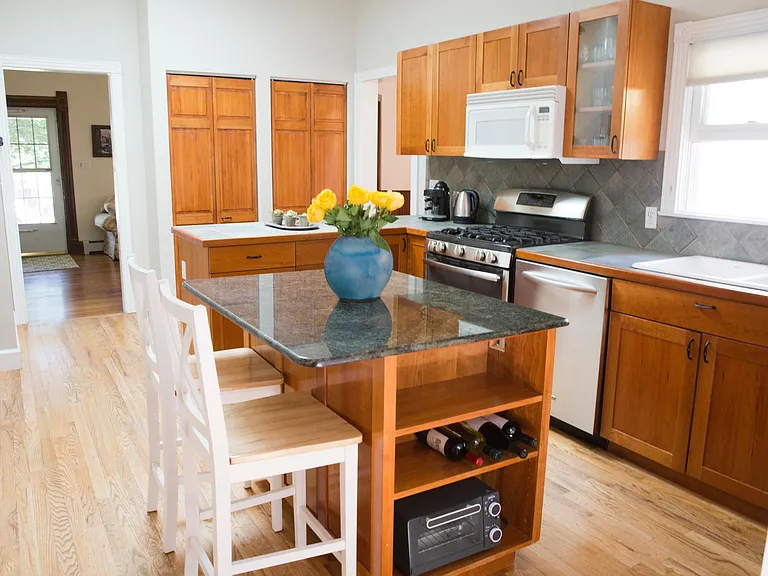 1112 Maxwell Ave — Photo 7