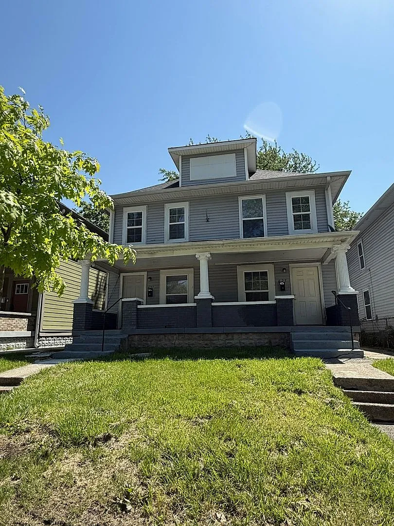 Newly Renovated 3BR/1BA Townhome near Downtown Indy — Photo 2