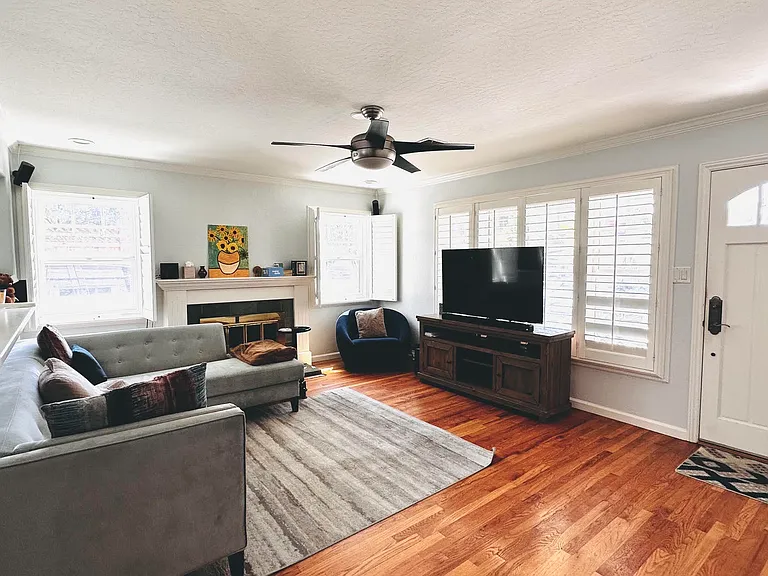 1150 Shamrock Dr — Photo 3