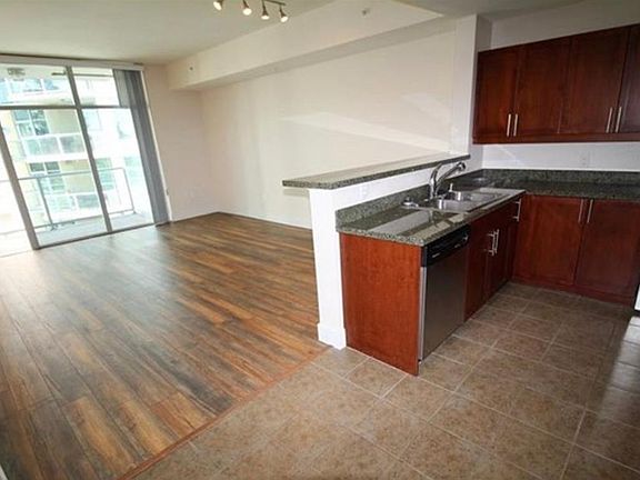 2nd image of 206 Park Blvd Unit 401