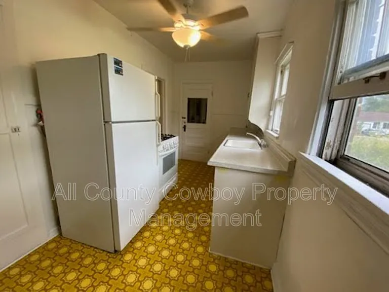 769 N 8th St #2 — Photo 8