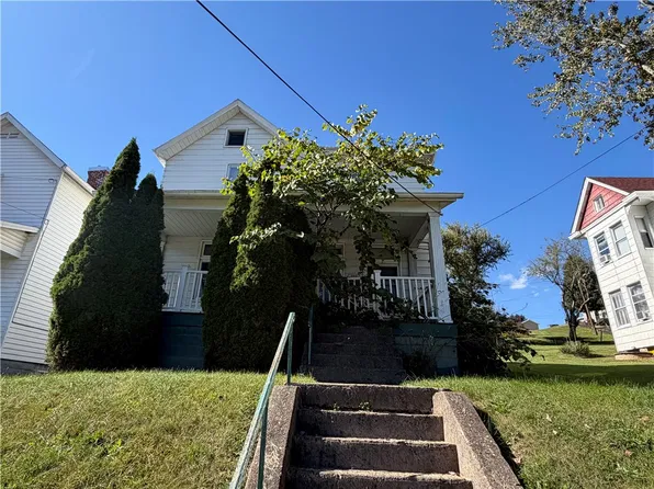 111 1st St, Bentleyville, PA 15314
