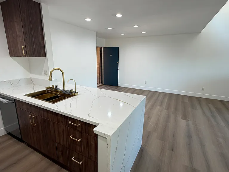 10331 Lindley Ave #209 — Photo 1