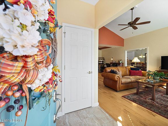 3rd image of 6501 Park Gate Ct