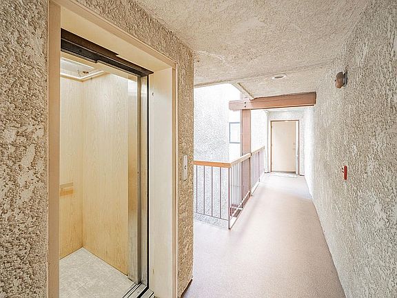 5th image of 1304 Stanley Ave APT 8
