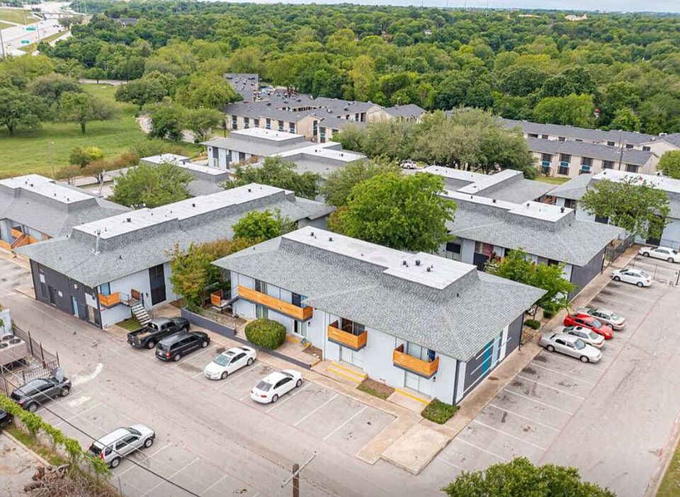 Dallas apartments with convenient location and community layout