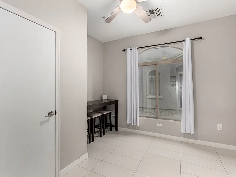 2402 E 5th St #1718 — Photo 30