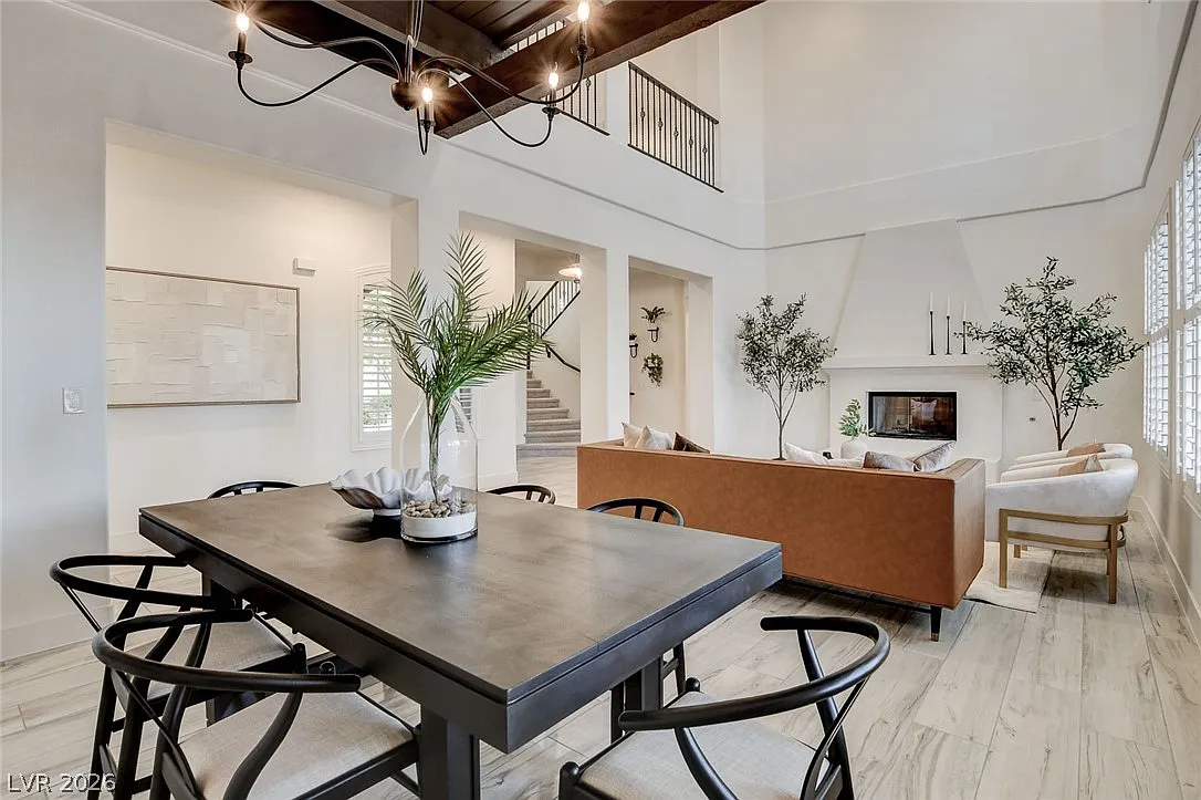 4 bed, 3.5 bath, 4211 sqft, $6,950 — Photo 3