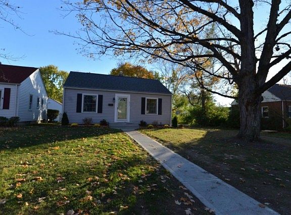 2nd image of 571 E Royal Forest Blvd