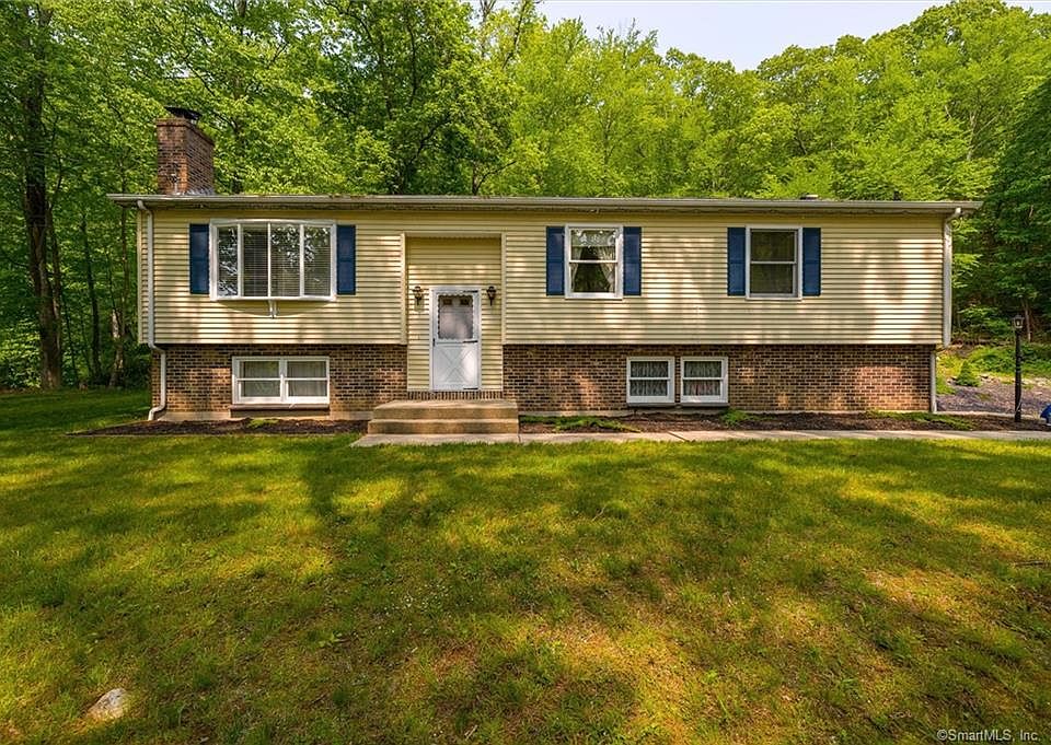 1st image of 110 Lakeview Dr