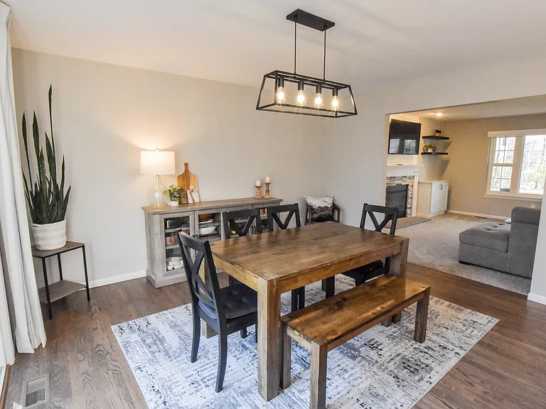 2049 Laurel Oak Dr — Photo 10