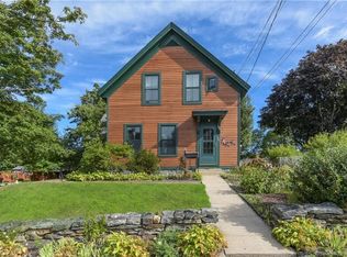 88 Baker Ave, Groton, CT 06340