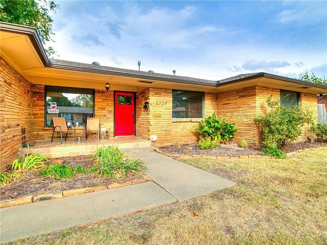 1st image of 2229 Oxford Way