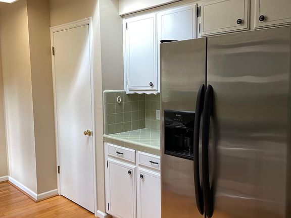 Kitchen 2 of 2