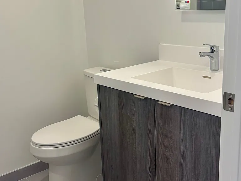 60 Central Park Dr #1502 — Photo 12