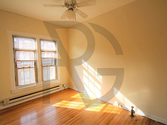 4th image of 621 W Barry Ave #N3