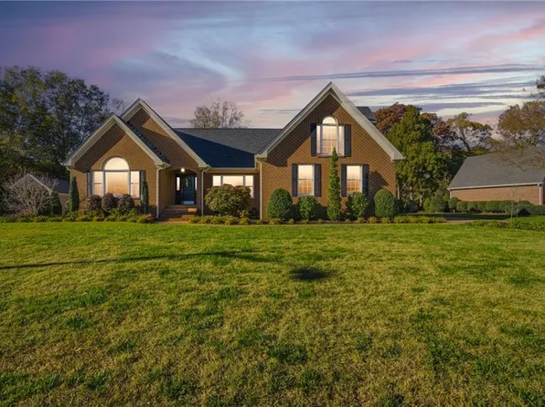 115 Windy Point Dr, Suffolk, VA 23435