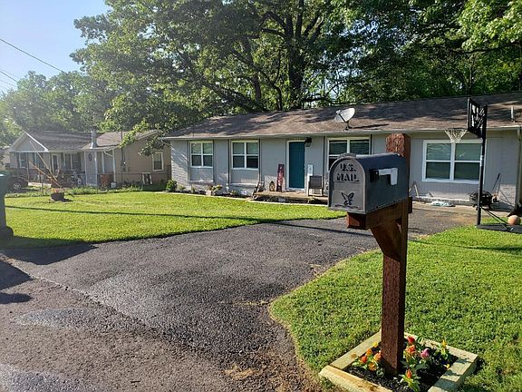 2nd image of 7265 Meadowbrook Cir