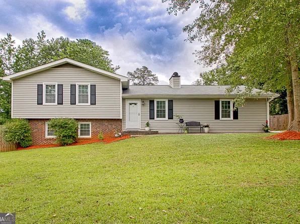 123 W Wedgewood Cir, Newnan, GA 30263