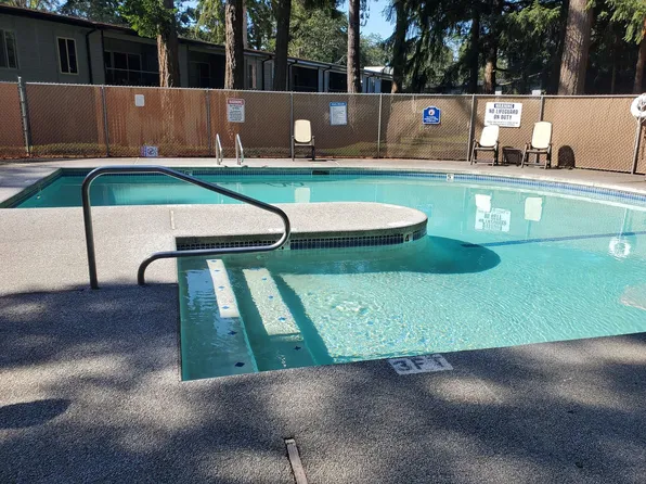 8521 Zircon Dr SW, Lakewood, WA 98498