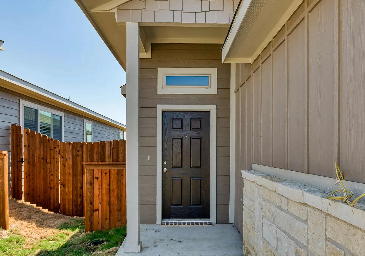 Gorgeous 3 Bedroom Duplex Located In Midlothian Isd! — Photo 3