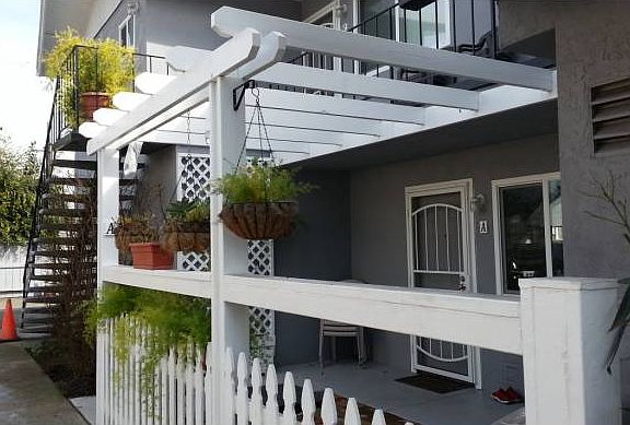 Pergola to patio