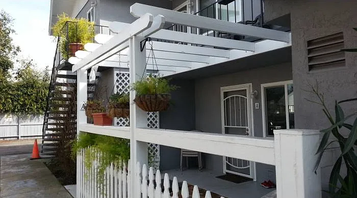 Pergola to patio