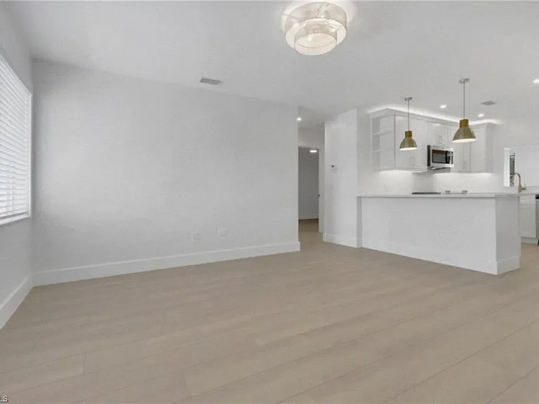 4525 Fluvia Ave — Photo 5