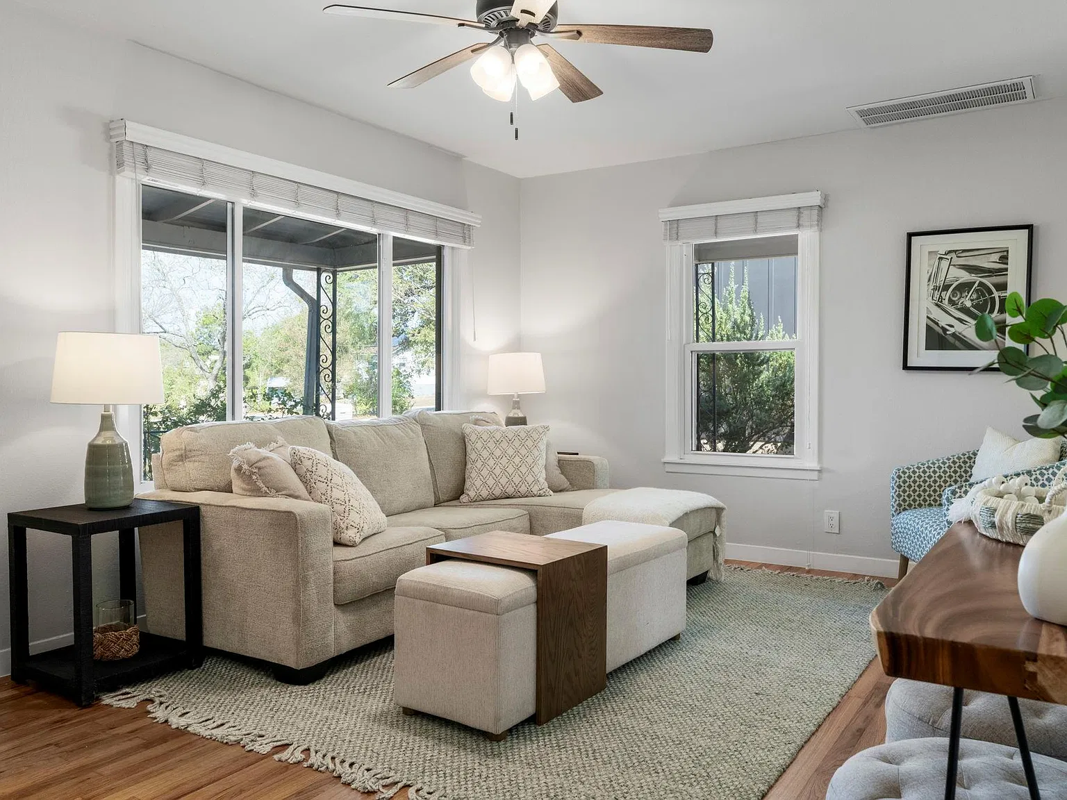 3 bed, 1.0 bath, 1020 sqft, $2,250 — Photo 4