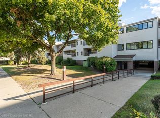 30414 Orchard Lake Rd UNIT 13, Farmington Hills, MI 48334