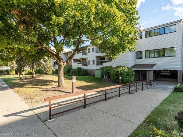 30414 Orchard Lake Rd Unit 13, Farmington Hills, MI 48334