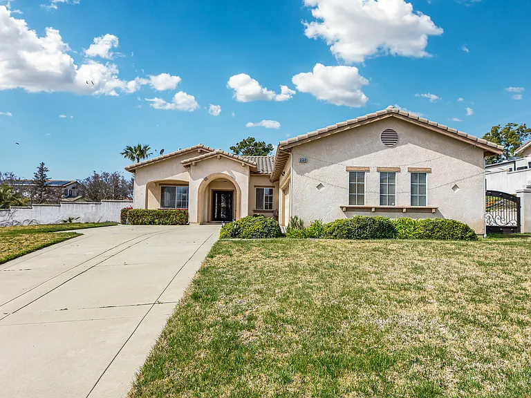 5550 Cheyenne Ct — Photo 3