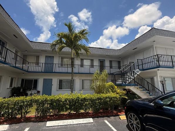 2440 Lake Osborne Dr APT 207