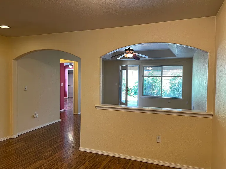 430 Crystal Dr — Photo 7