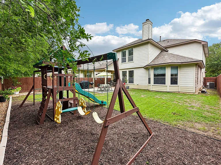 10216 Anahuac Trl — Photo 38