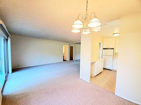 5th image of 800 N Delaware St APT 208
