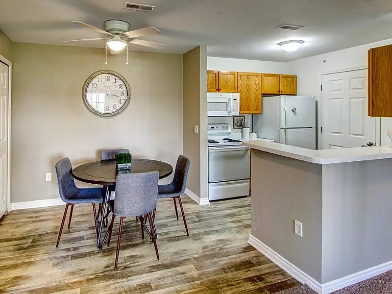 Stratford Place at Brownstown — Photo 11