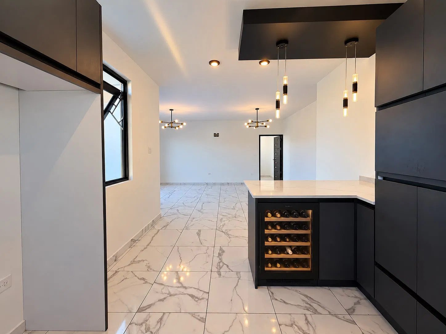 3 bed, 2150 sqft, $2,500 — Photo 3