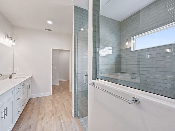 Sequoia Bathroom 1
